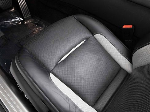 Used 2019 Rolls-Royce Dawn RWD image 26