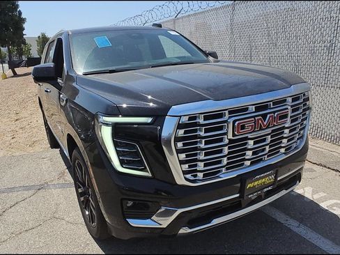 Used 2026 GMC Yukon Denali w/ Sun & Power Step Package RWD image 6