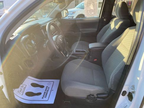 Used 2021 Toyota Tacoma SR image 9