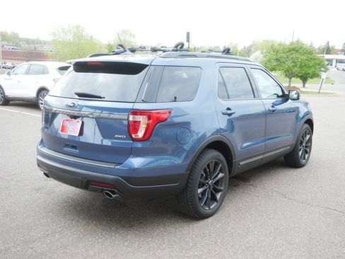 Certified 2018 Ford Explorer XLT w/ Equipment Group 202A AWD/4WD image 5