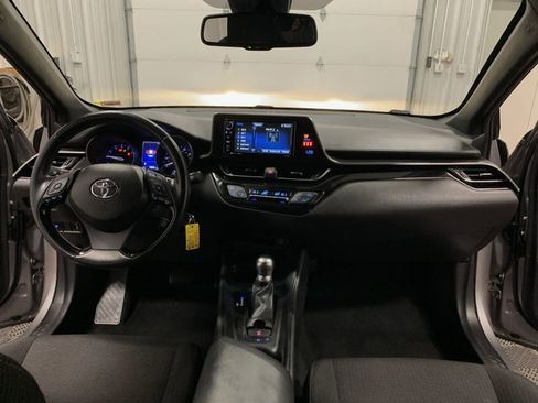 Used 2018 Toyota C-HR XLE image 28