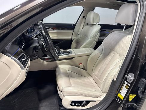 Used 2016 BMW 750i xDrive AWD/4WD image 25