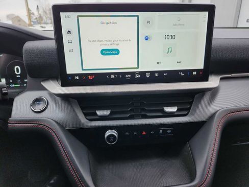 Used 2025 Ford Explorer ST-Line w/ ST-Line Street Pack image 13