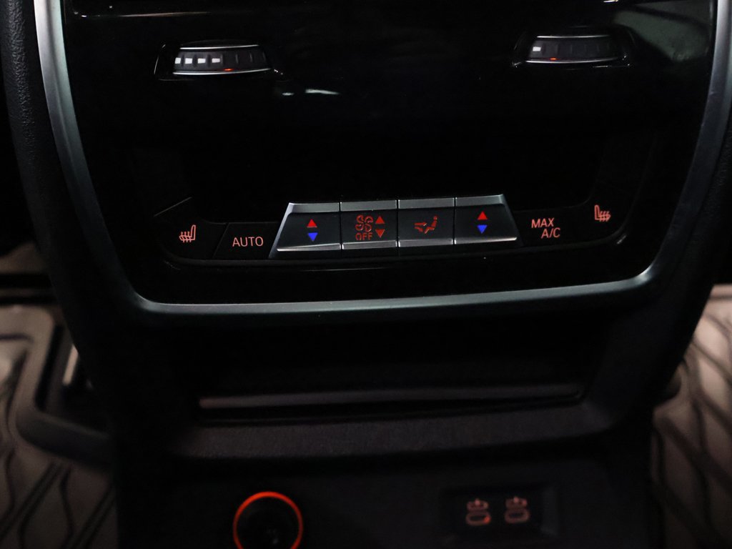 Used 2024 BMW X7 xDrive40i w/ M Sport Package AWD/4WD image 52