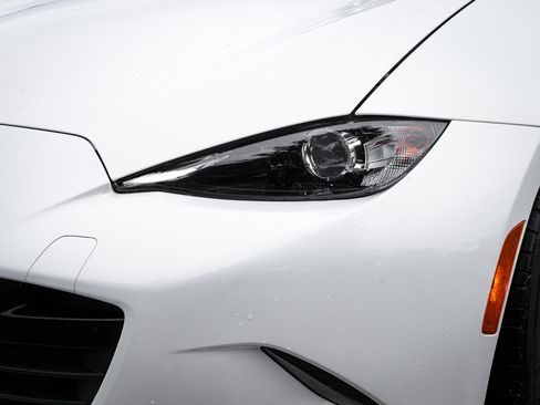 Used 2017 MAZDA MX-5 Miata RF Grand Touring image 6