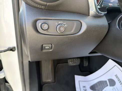 Used 2020 Chevrolet Blazer LT image 17