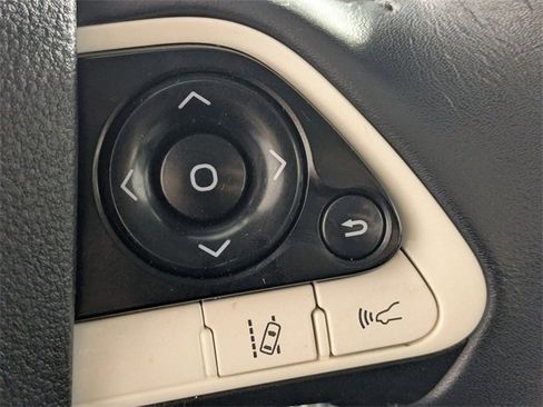 Used 2017 Toyota Prius Four image 16