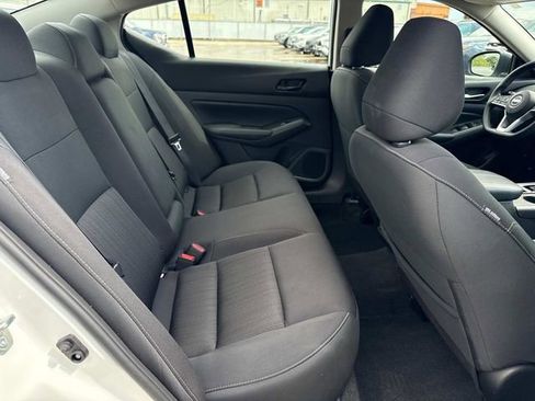 Used 2025 Nissan Altima 2.5 SV image 16