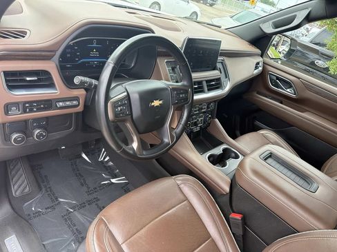 Used 2023 Chevrolet Suburban High Country w/ LPO, Illumination Package RWD image 22