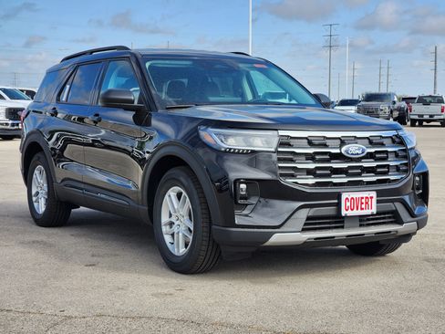 New 2026 Ford Explorer Active RWD image 2