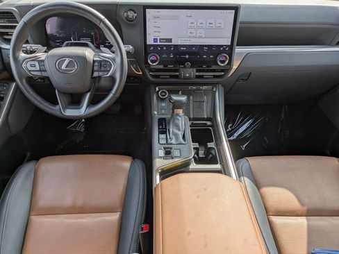 Used 2024 Lexus GX 550 w/ Accessory Package (Z1) AWD/4WD image 15