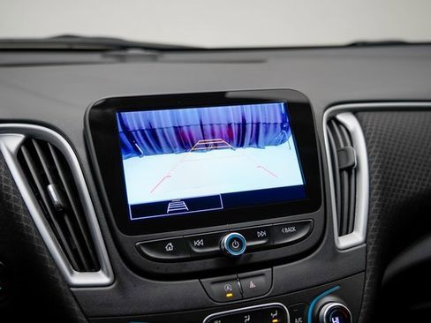 Used 2024 Chevrolet Malibu LT image 4