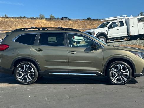 Used 2024 Subaru Ascent Limited w/ Technology Package image 3