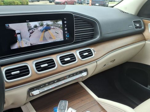 Used 2022 Mercedes-Benz GLS 450 4MATIC image 35