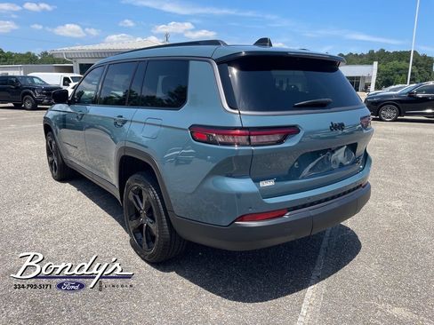 Used 2026 Jeep Grand Cherokee L Limited w/ Limited Altitude Package RWD image 12