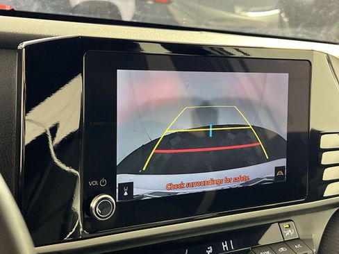 Used 2025 Toyota Camry SE image 19