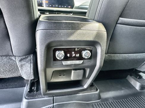 New 2026 Chevrolet Traverse LT w/ Midnight/Sport Edition AWD/4WD image 33