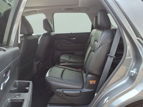 Used 2023 Nissan Pathfinder SL w/ SL Premium Package AWD/4WD image 22