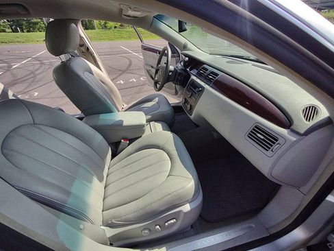 Used 2010 Buick Lucerne CXL w/ Driver Confidence Package FWD image 20