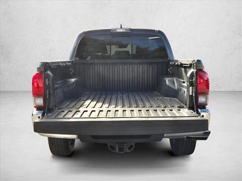 Used 2018 Toyota Tacoma SR5 image 6