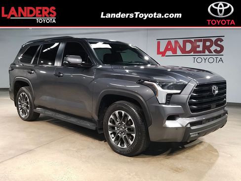 Certified 2025 Toyota Sequoia SR5 AWD/4WD image 1