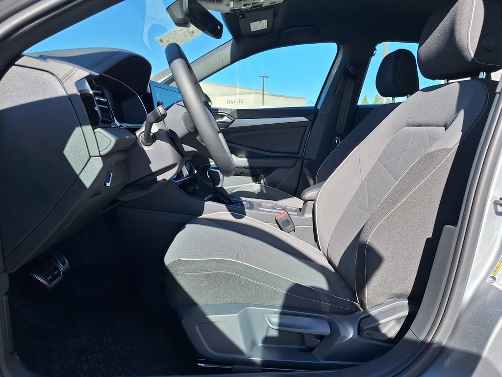 Used 2026 Volkswagen Jetta Sport FWD image 11