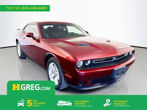 Used 2023 Dodge Challenger SXT image 1