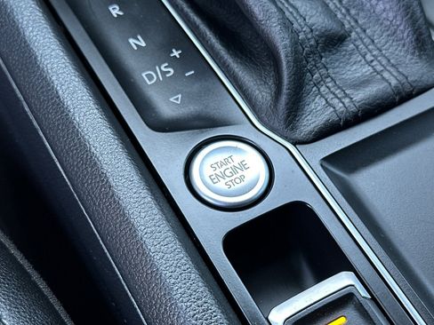 Used 2018 Volkswagen Atlas SE image 23