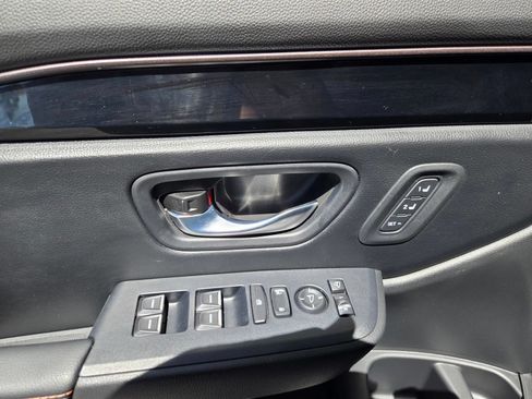 Used 2025 Honda Pilot TrailSport image 19