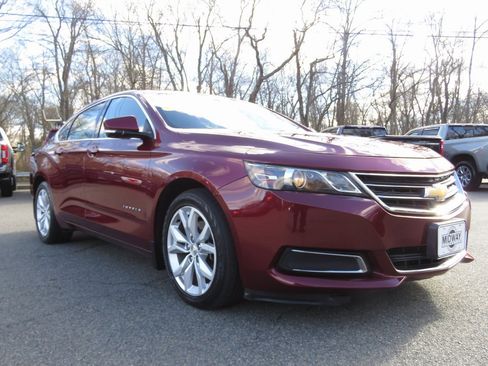 Used 2016 Chevrolet Impala LT w/ Convenience Package image 4