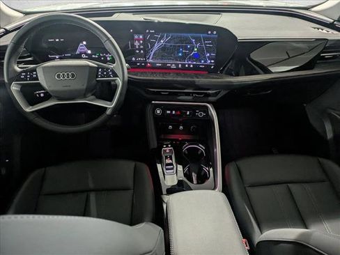 Used 2025 Audi Q5 Premium Plus w/ Premium Plus image 23