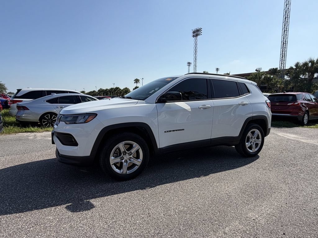 Used 2023 Jeep Compass Latitude AWD/4WD image 9