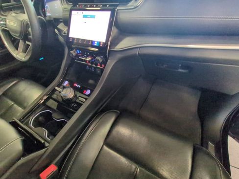 Used 2022 Jeep Grand Cherokee Overland w/ Luxury Tech Group IV image 26