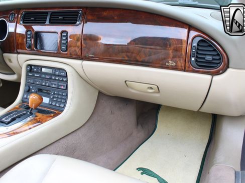 Used 2003 Jaguar XK8 Convertible image 13