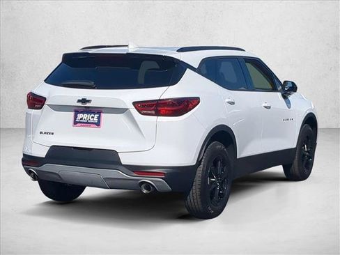 Used 2023 Chevrolet Blazer LT w/ Convenience Package FWD image 5
