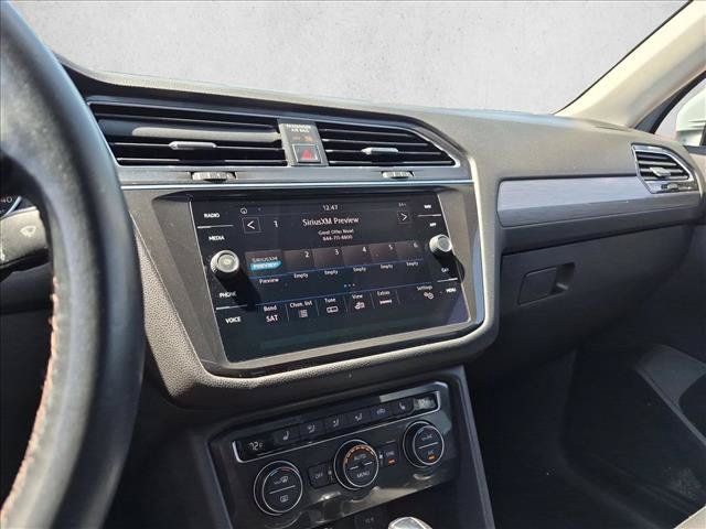 Used 2018 Volkswagen Tiguan SEL FWD image 15