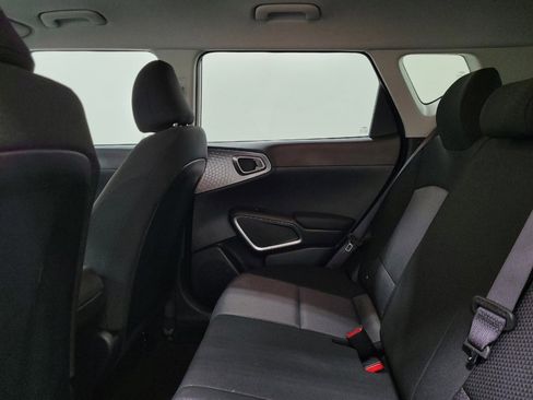 Used 2025 Kia Soul S image 18