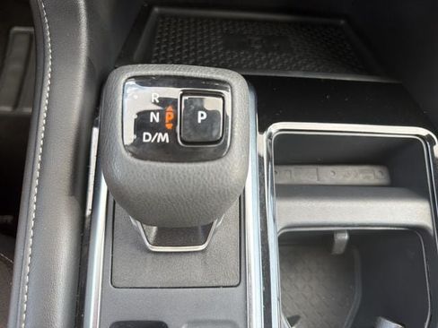 Used 2025 Nissan Pathfinder SL AWD/4WD image 36