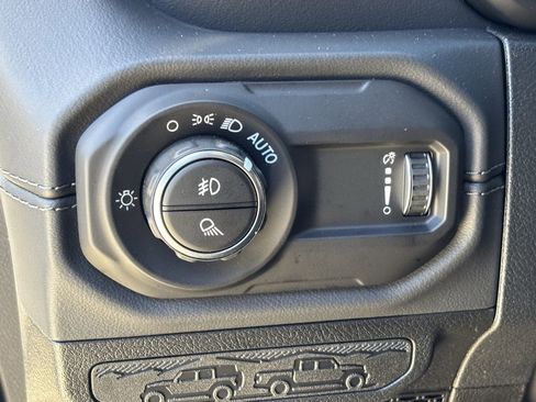 New 2026 Jeep Gladiator Sport image 17