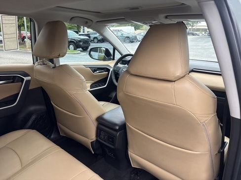 Certified 2022 Toyota RAV4 XLE w/ Convenience Package AWD/4WD image 22