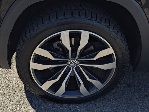 Used 2020 Volkswagen Atlas SEL R-Line image 6