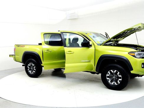 Used 2023 Toyota Tacoma TRD Off-Road w/ Technology Package image 12