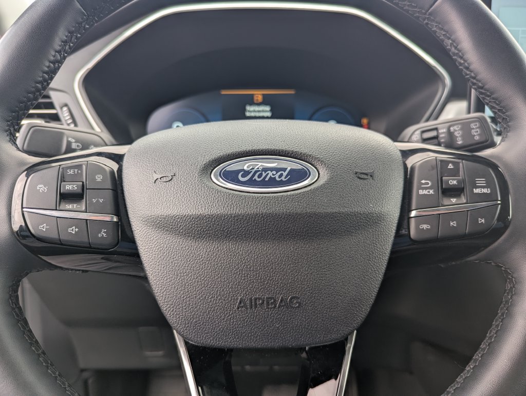 Used 2025 Ford Escape Platinum AWD/4WD image 24
