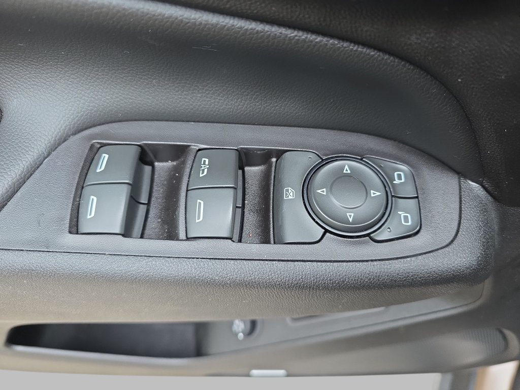 Certified 2018 Chevrolet Equinox Premier FWD image 32