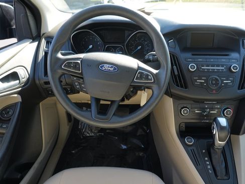 Used 2015 Ford Focus SE FWD image 19