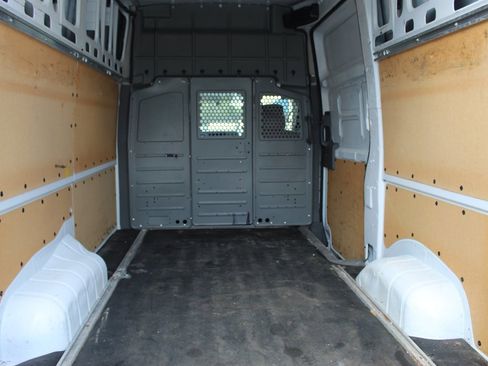 Used 2021 Nissan NV 2500 SV image 16