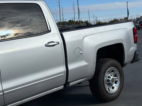 Used 2019 Chevrolet Silverado 2500 LT AWD/4WD image 7