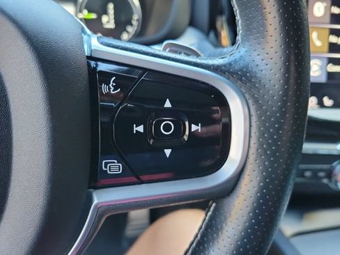 Used 2019 Volvo XC60 T8 R-Design w/ Advanced Package AWD/4WD image 29