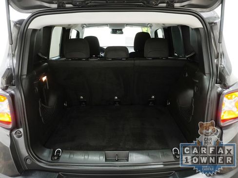 Used 2019 Jeep Renegade Latitude AWD/4WD image 8