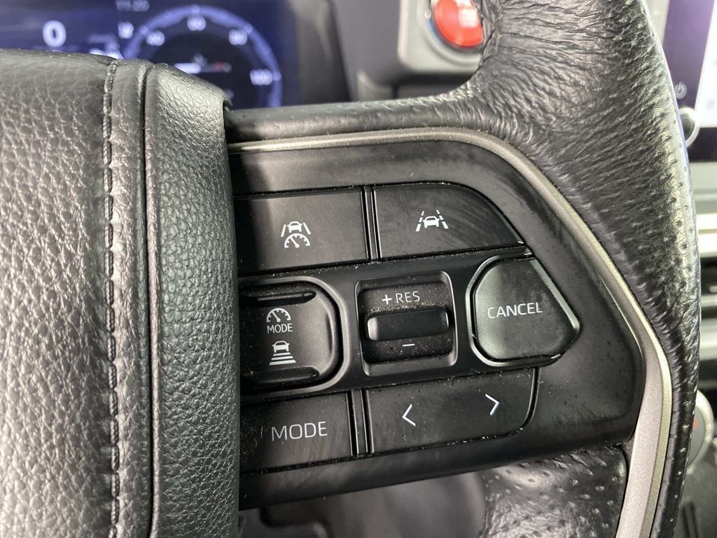 Used 2025 Toyota Tacoma TRD Off-Road AWD/4WD image 15